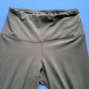 Black athletic leggings